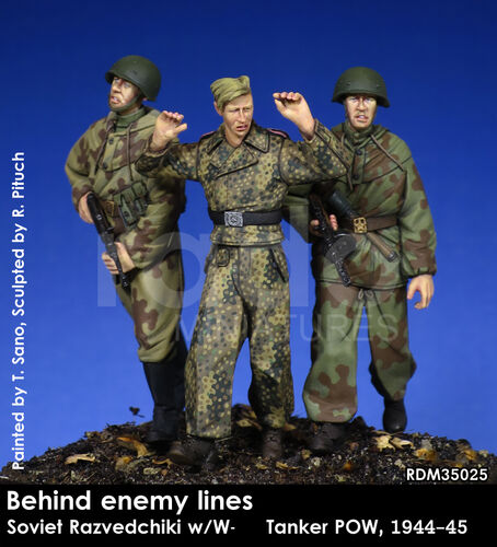1:35 Behind enemy lines, Soviet Razvedchiki w/W-SS Tanker POW, 1944-45